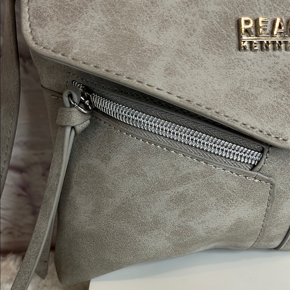 Reaction Kenneth Cole  Crossbody Bag - Picture 2 of 13